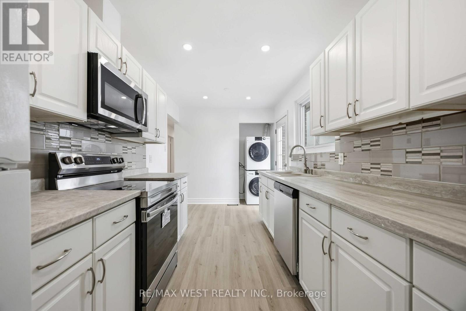 249 Hodgson Drive, Newmarket, Ontario  L3Y 1E3 - Photo 14 - N12771534