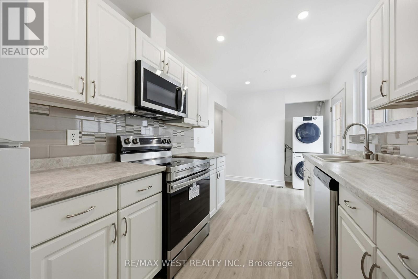 249 Hodgson Drive, Newmarket, Ontario  L3Y 1E3 - Photo 15 - N12771534