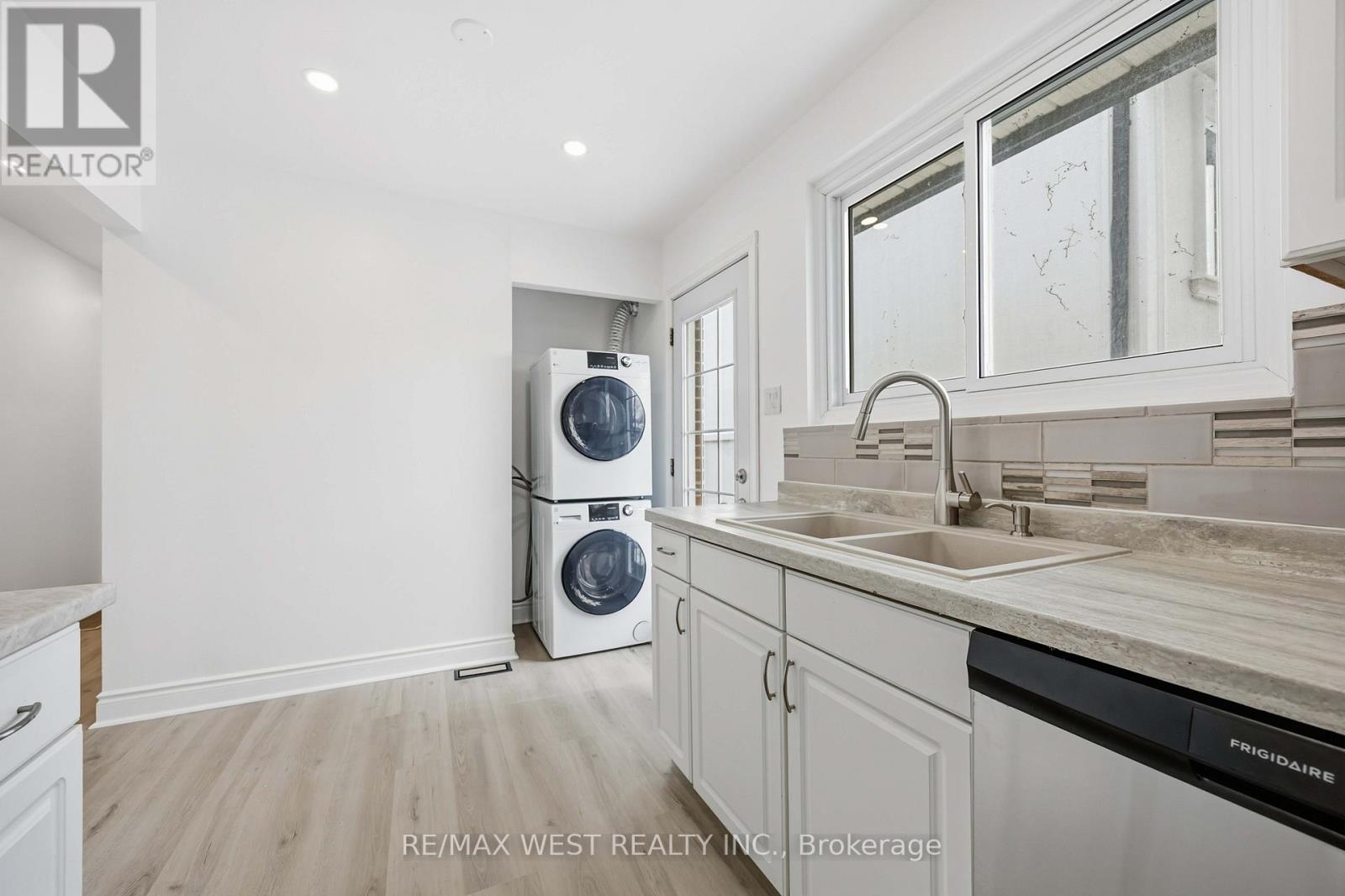 249 Hodgson Drive, Newmarket, Ontario  L3Y 1E3 - Photo 16 - N12771534