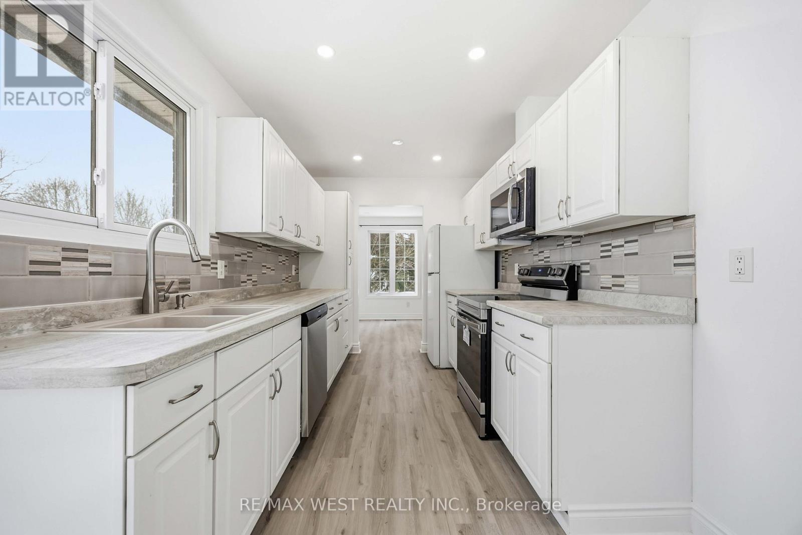 249 Hodgson Drive, Newmarket, Ontario  L3Y 1E3 - Photo 18 - N12771534