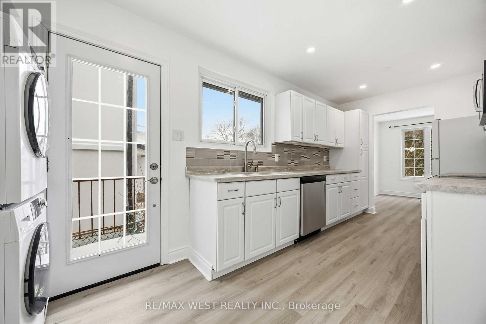 249 Hodgson Drive, Newmarket, Ontario  L3Y 1E3 - Photo 19 - N12771534