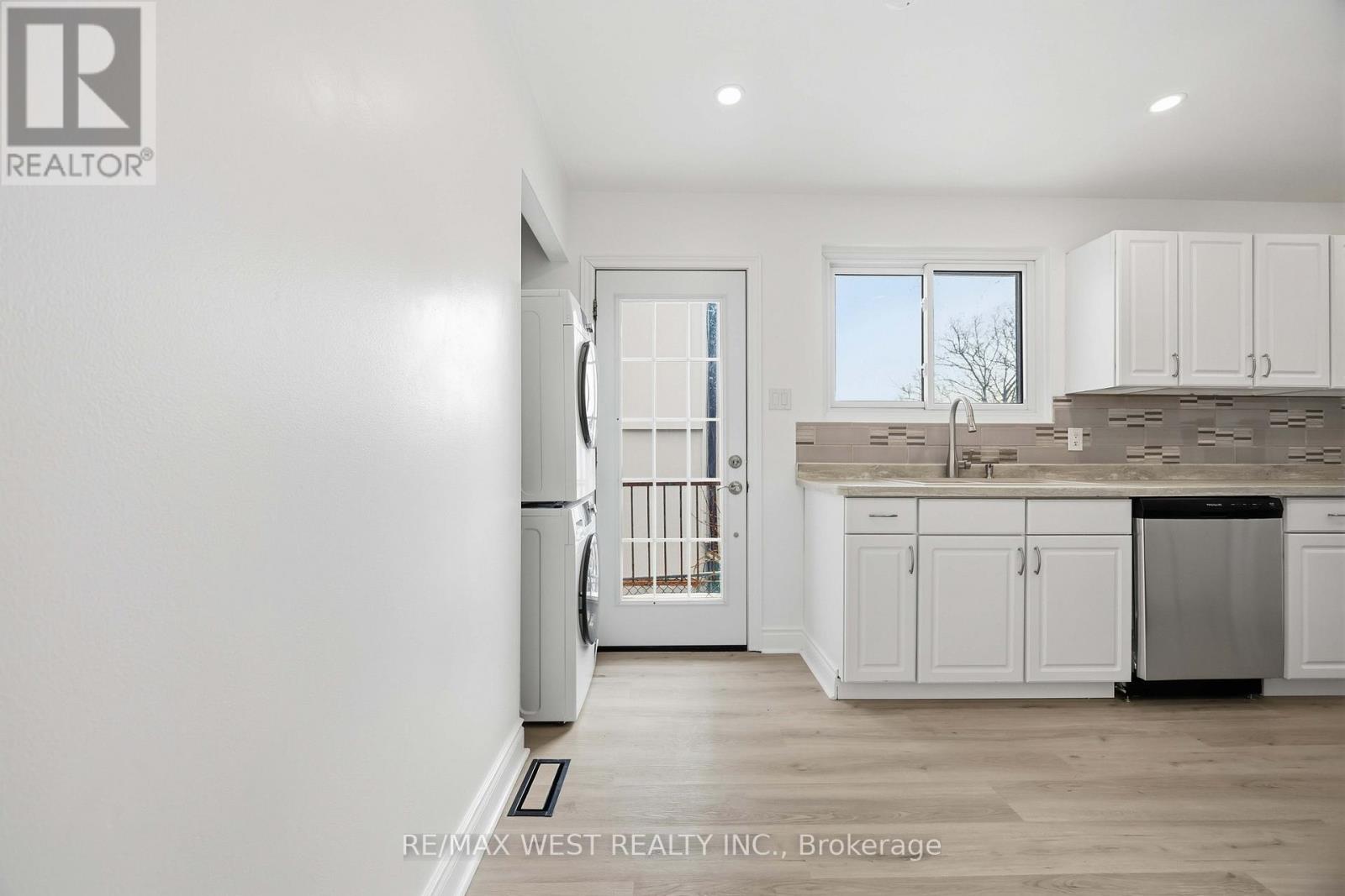 249 Hodgson Drive, Newmarket, Ontario  L3Y 1E3 - Photo 22 - N12771534