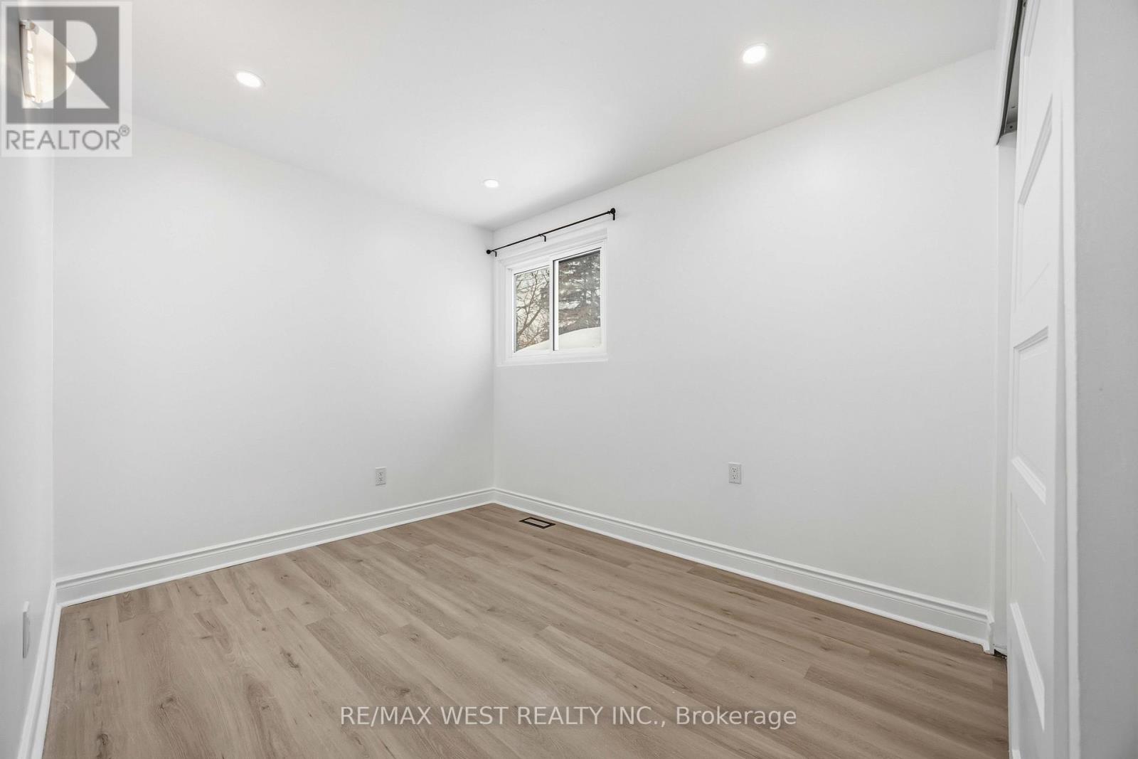 249 Hodgson Drive, Newmarket, Ontario  L3Y 1E3 - Photo 25 - N12771534