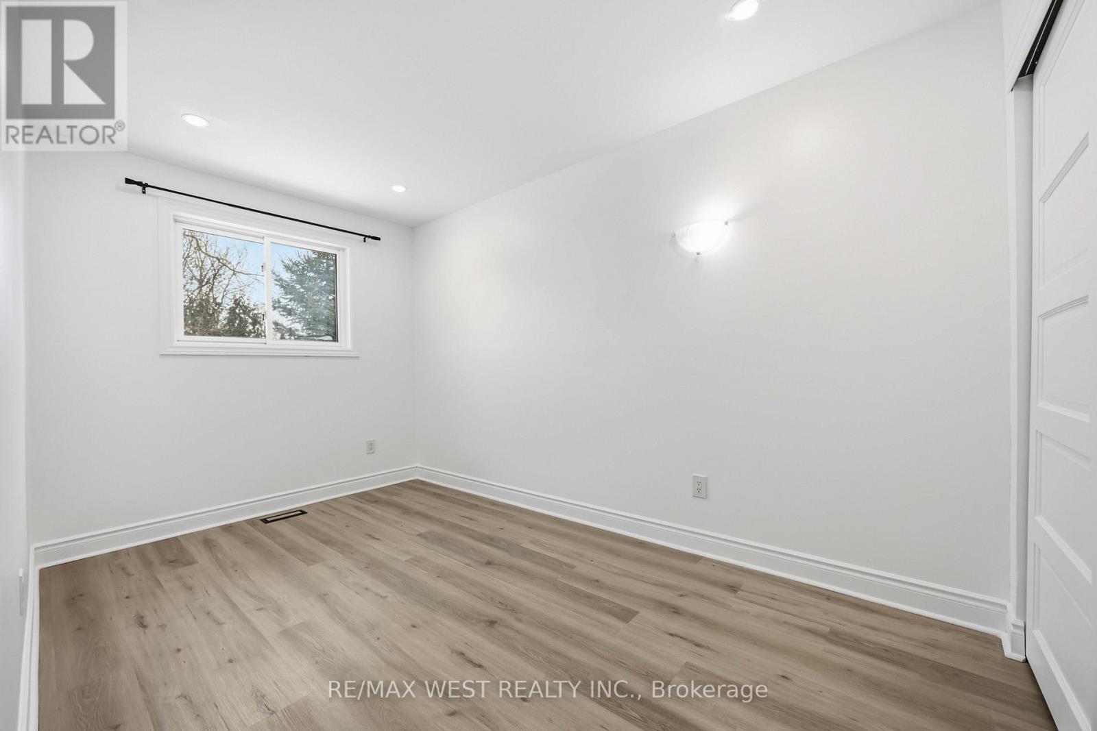 249 Hodgson Drive, Newmarket, Ontario  L3Y 1E3 - Photo 27 - N12771534