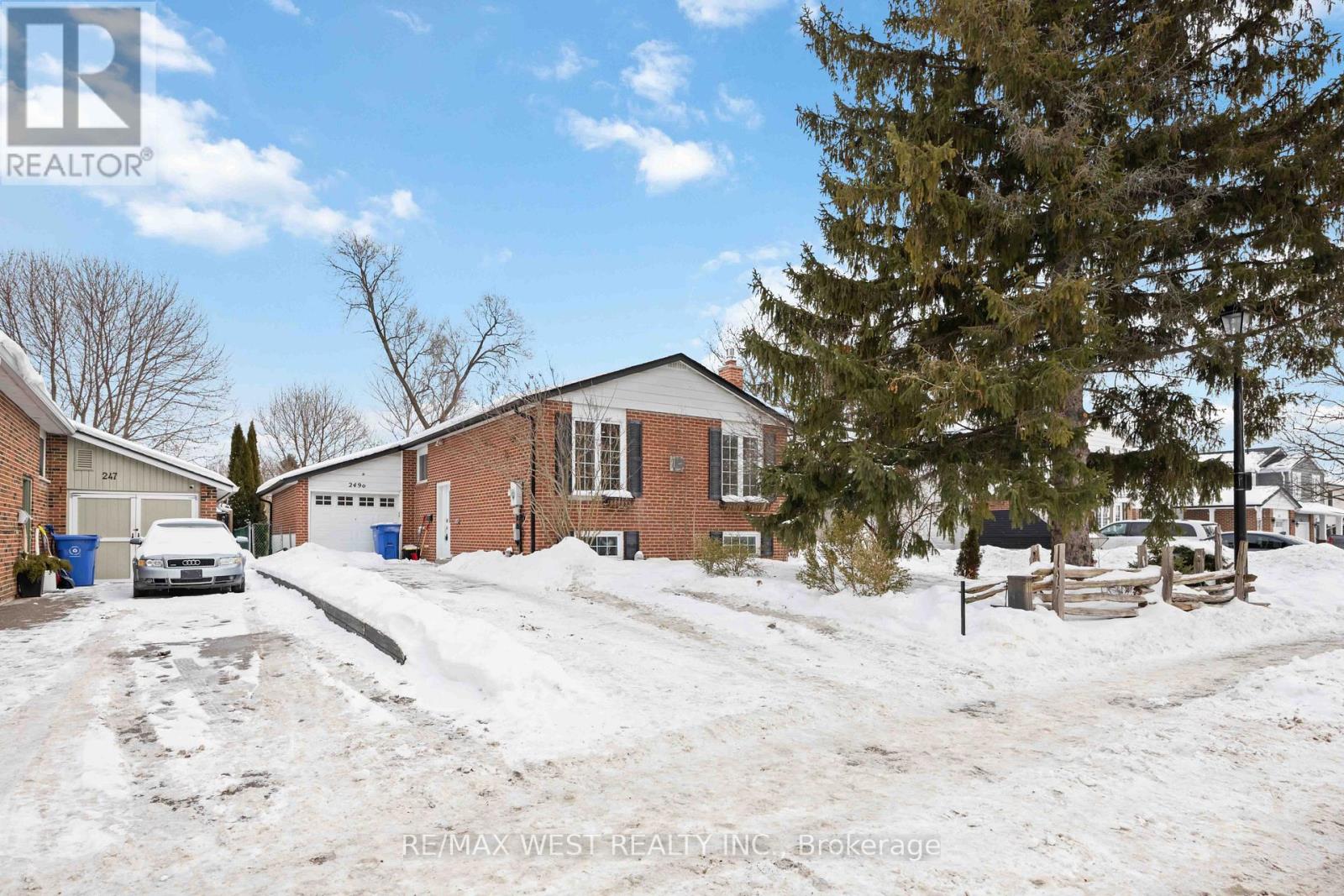 249 Hodgson Drive, Newmarket, Ontario  L3Y 1E3 - Photo 3 - N12771534