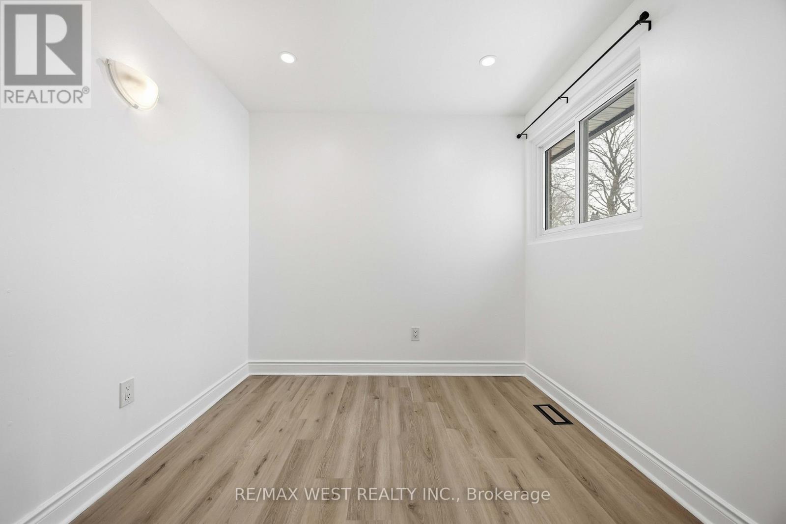 249 Hodgson Drive, Newmarket, Ontario  L3Y 1E3 - Photo 31 - N12771534