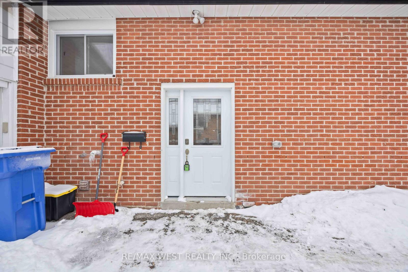 249 Hodgson Drive, Newmarket, Ontario  L3Y 1E3 - Photo 35 - N12771534