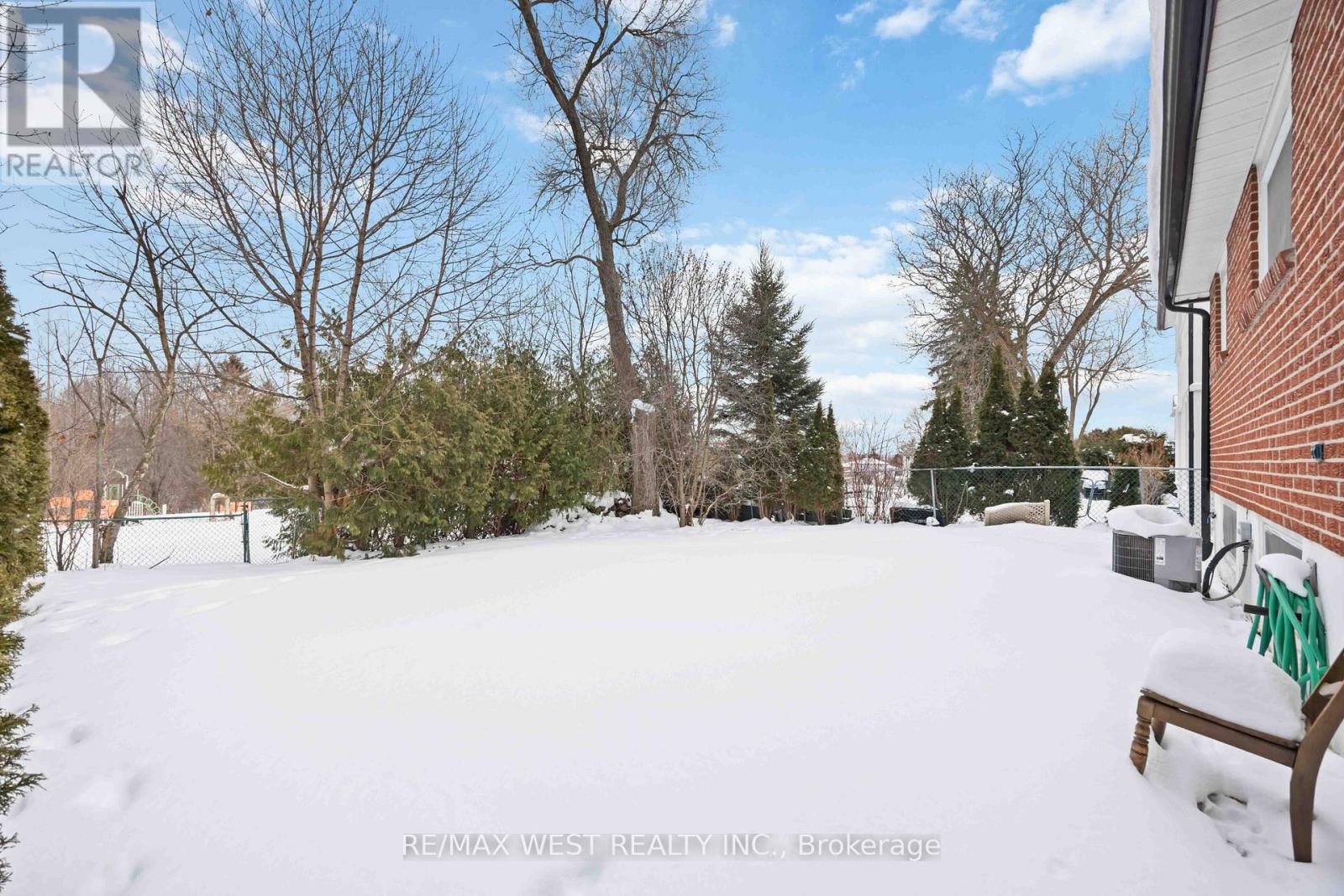 249 Hodgson Drive, Newmarket, Ontario  L3Y 1E3 - Photo 36 - N12771534