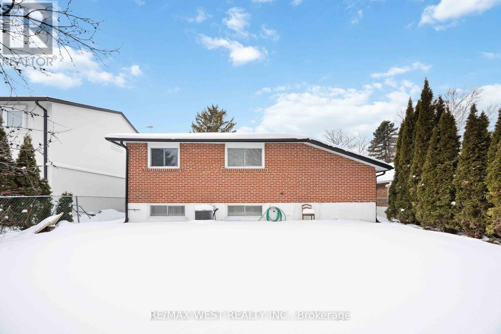 249 Hodgson Drive, Newmarket, Ontario  L3Y 1E3 - Photo 37 - N12771534