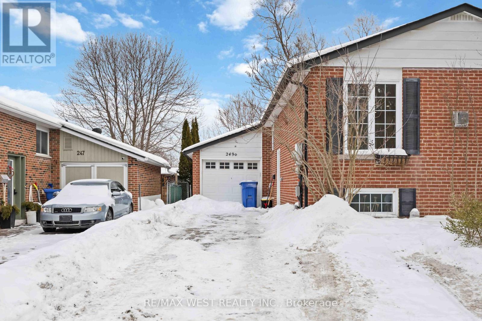 249 Hodgson Drive, Newmarket, Ontario  L3Y 1E3 - Photo 4 - N12771534