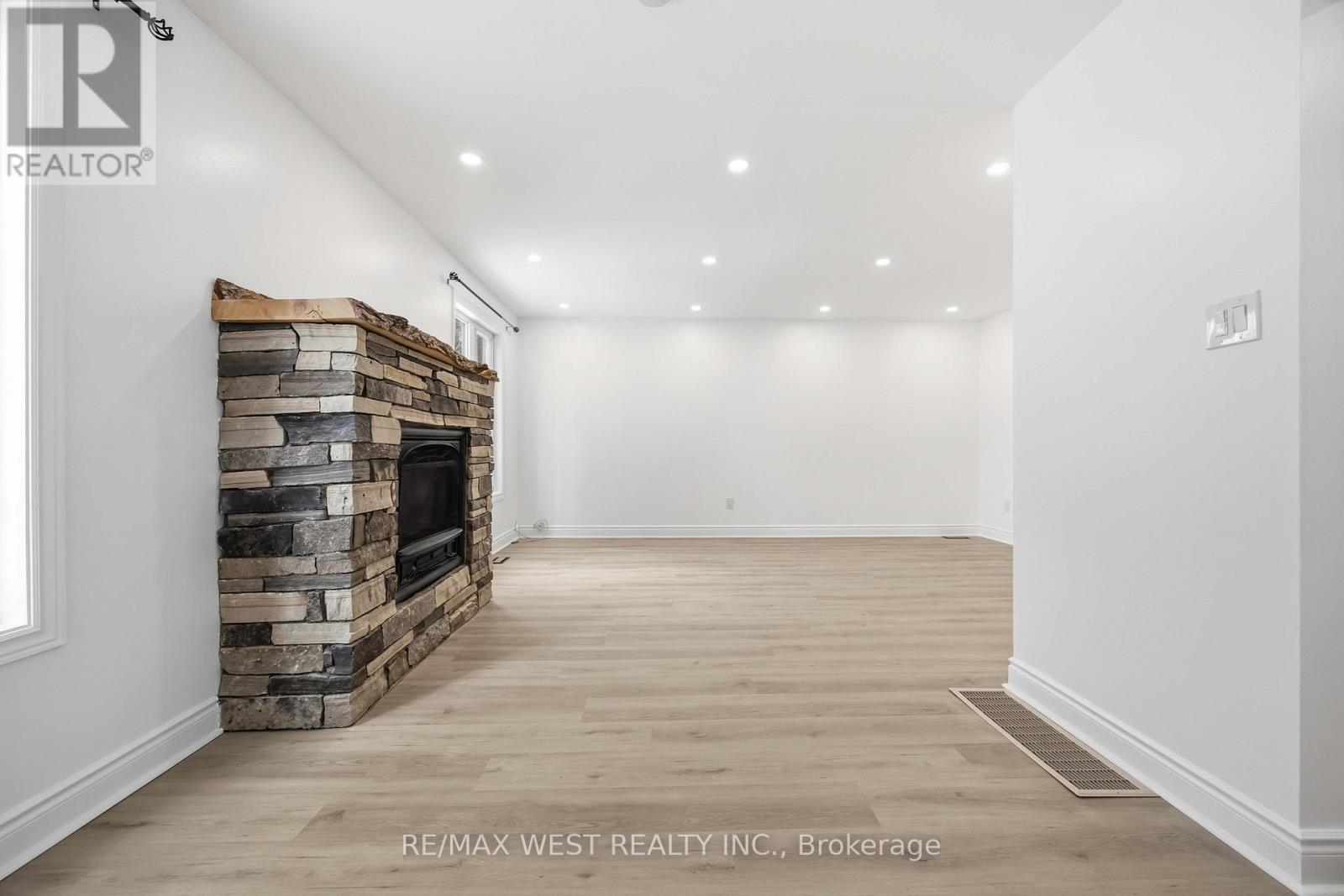 249 Hodgson Drive, Newmarket, Ontario  L3Y 1E3 - Photo 7 - N12771534