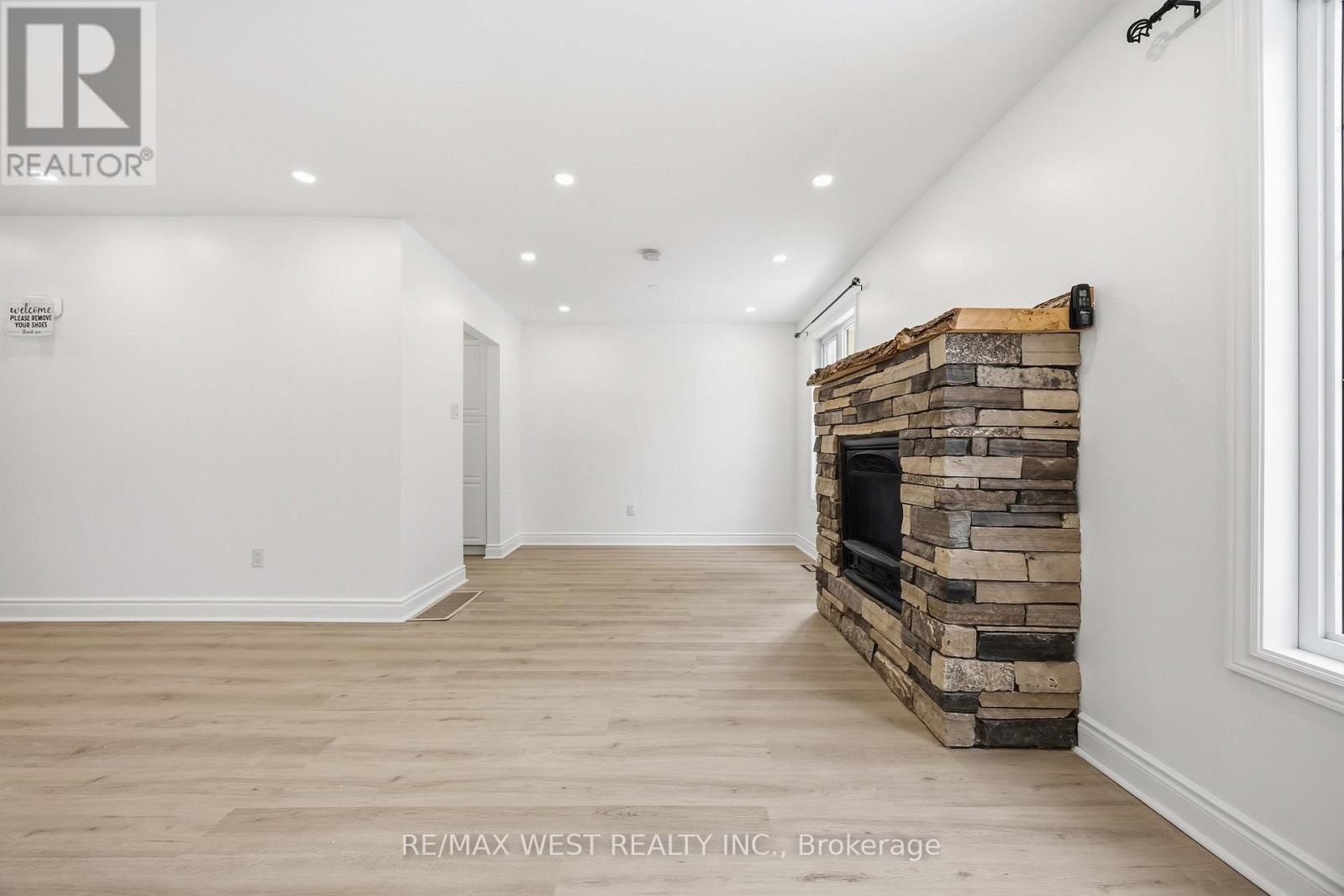 249 Hodgson Drive, Newmarket, Ontario  L3Y 1E3 - Photo 8 - N12771534