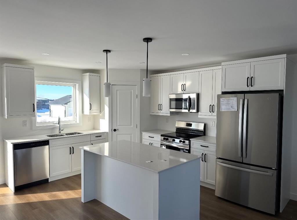 69 Harvest Bay, Blumenort, Manitoba  R5G 2X3 - Photo 3 - 202600578