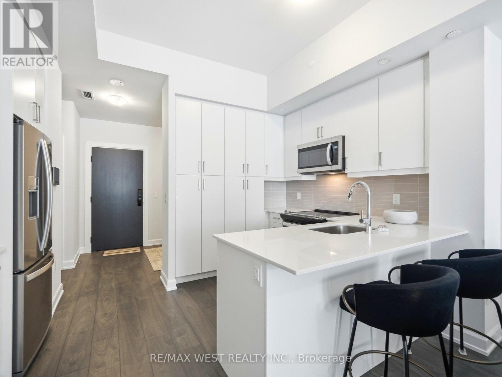 205 - 3200 William Coltson Avenue, Oakville, Ontario  L6H 7C2 - Photo 10 - W12771510