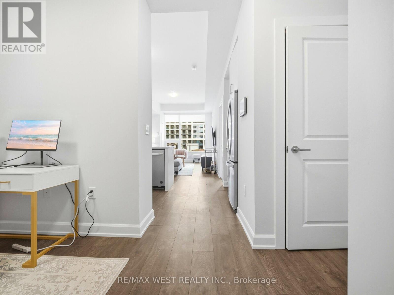 205 - 3200 William Coltson Avenue, Oakville, Ontario  L6H 7C2 - Photo 6 - W12771510