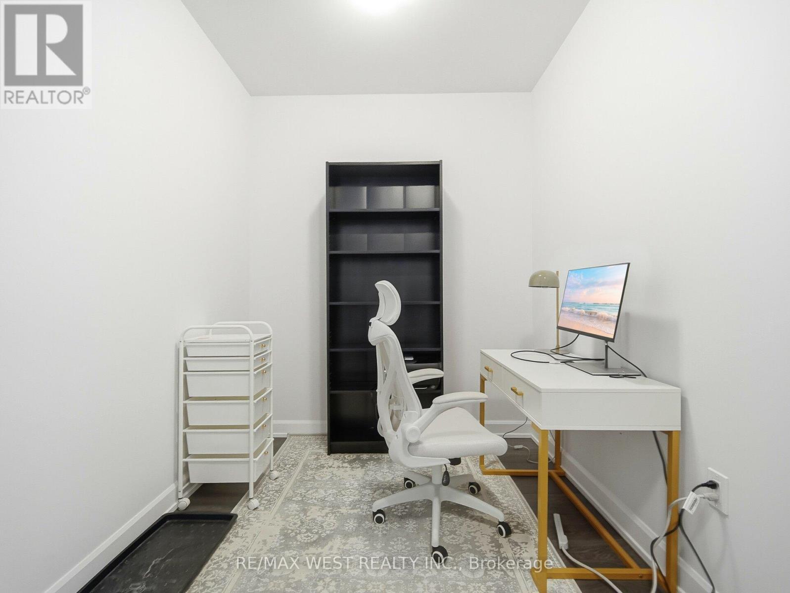 205 - 3200 William Coltson Avenue, Oakville, Ontario  L6H 7C2 - Photo 8 - W12771510