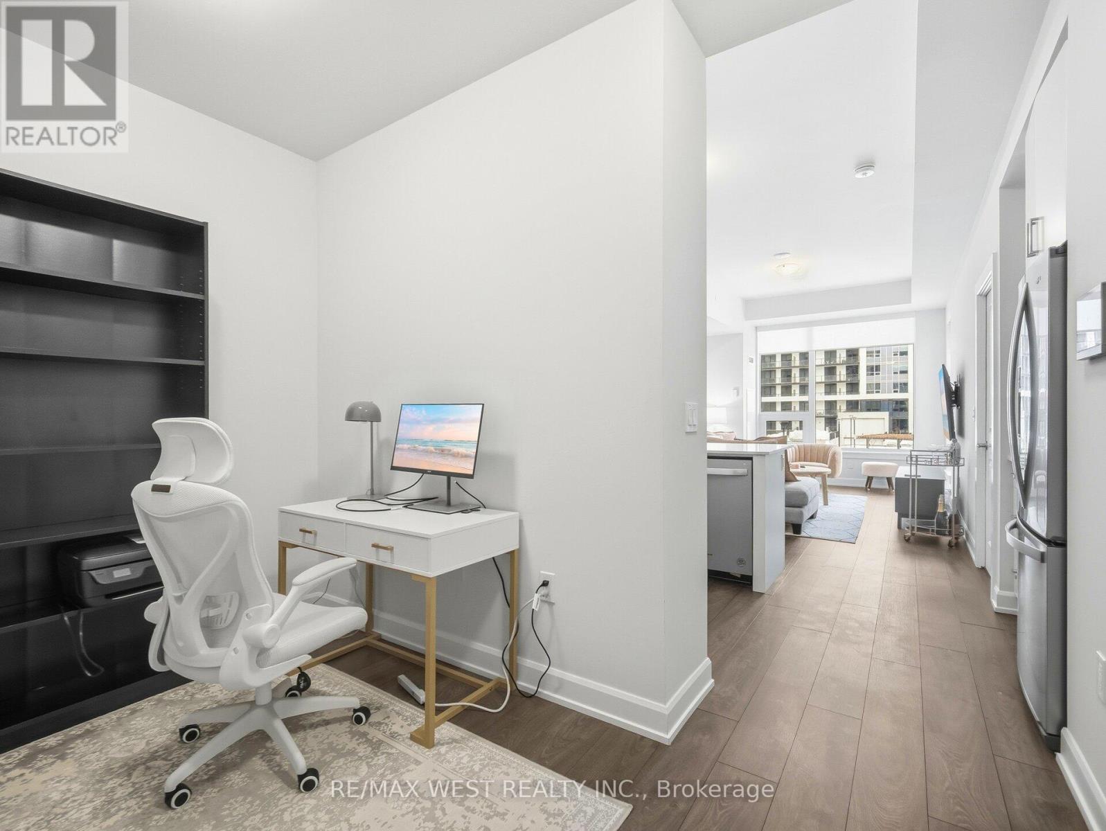 205 - 3200 William Coltson Avenue, Oakville, Ontario  L6H 7C2 - Photo 9 - W12771510