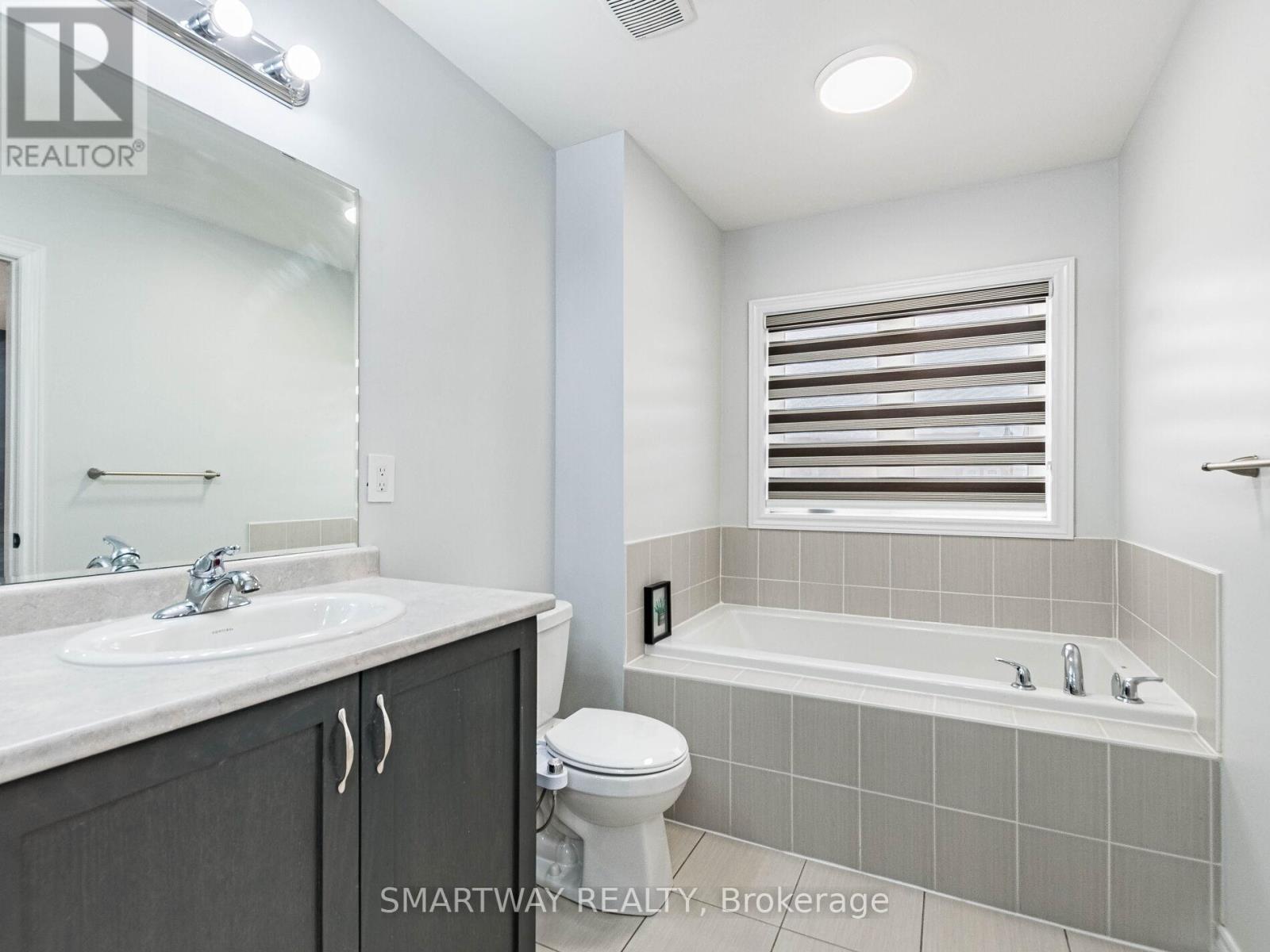 7 Bushwood Trail, Brampton, Ontario  L7A 5J7 - Photo 22 - W12771516