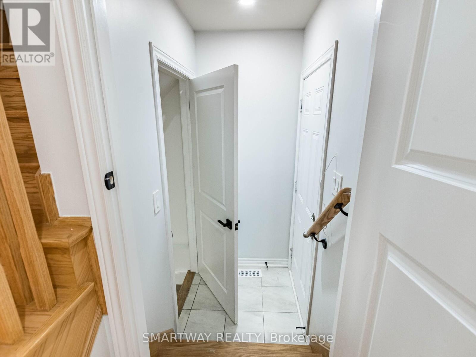 7 Bushwood Trail, Brampton, Ontario  L7A 5J7 - Photo 32 - W12771516