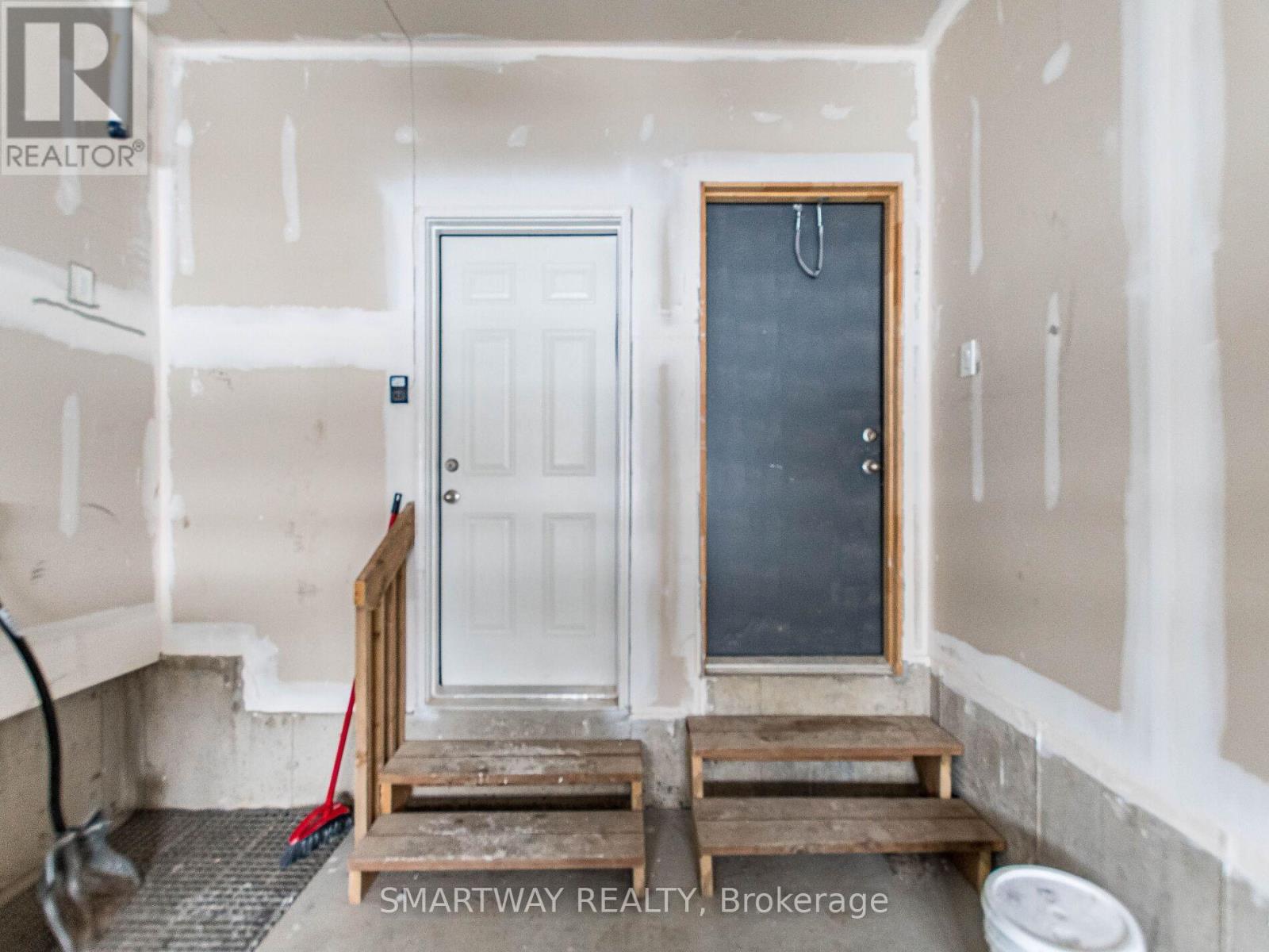 7 Bushwood Trail, Brampton, Ontario  L7A 5J7 - Photo 47 - W12771516