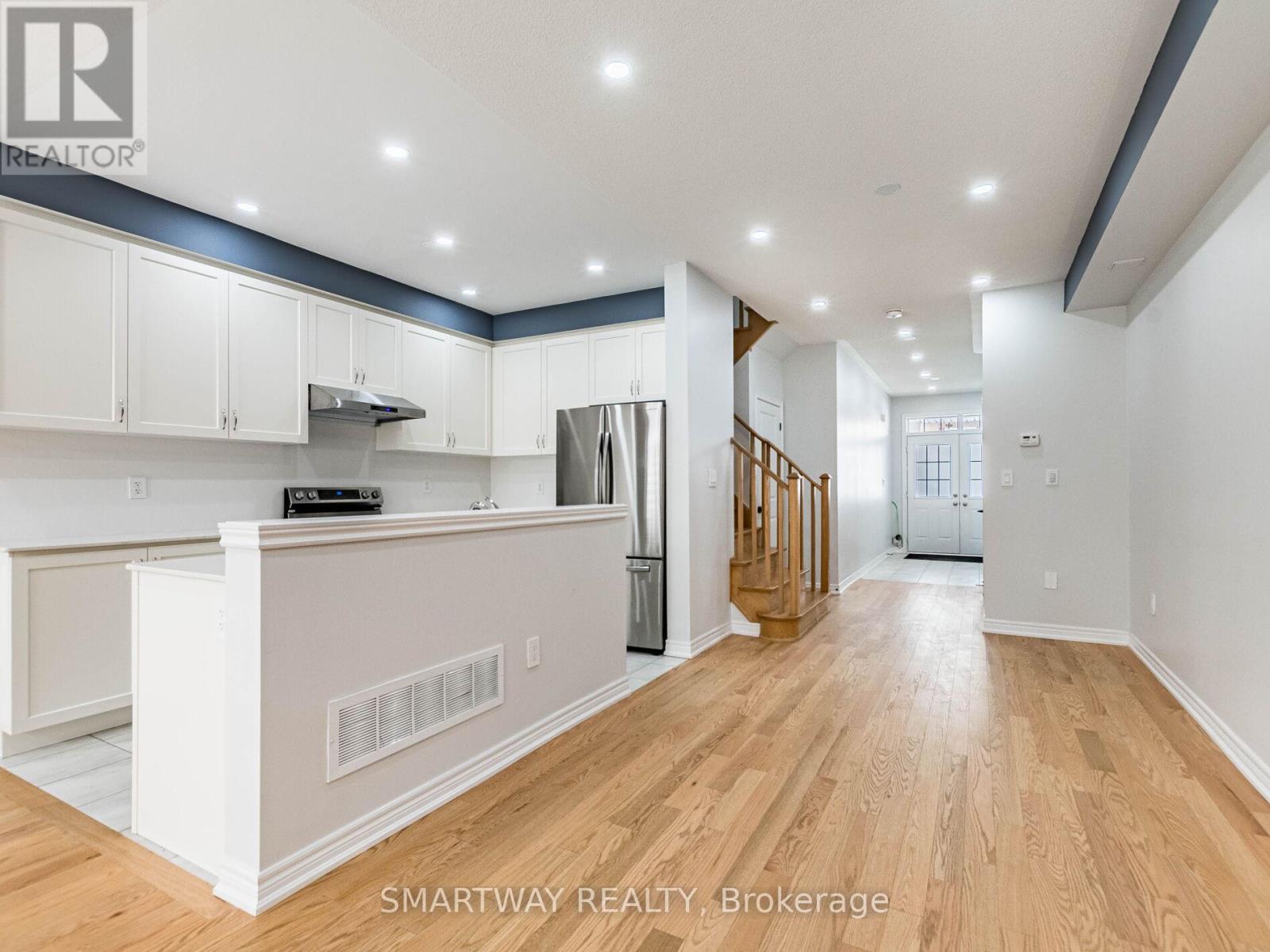 7 Bushwood Trail, Brampton, Ontario  L7A 5J7 - Photo 8 - W12771516