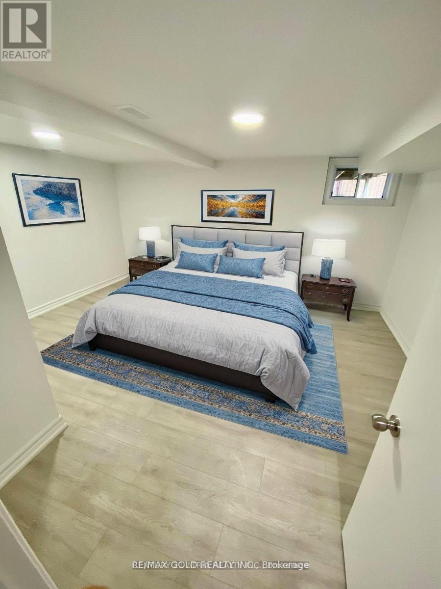 Lower - 1070 Fergus Avenue, Mississauga, Ontario  L5E 2P1 - Photo 4 - W12771528