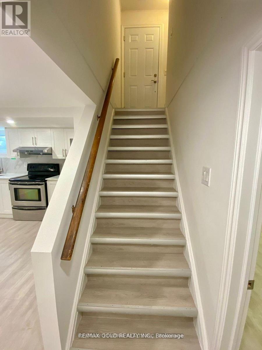 Lower - 1070 Fergus Avenue, Mississauga, Ontario  L5E 2P1 - Photo 8 - W12771528