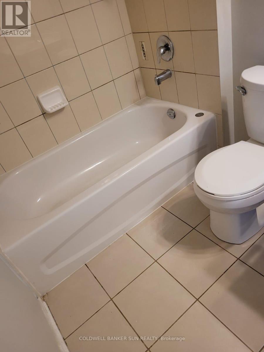 53 Pentonville Road, Brampton, Ontario  L6R 3R7 - Photo 14 - W12771536