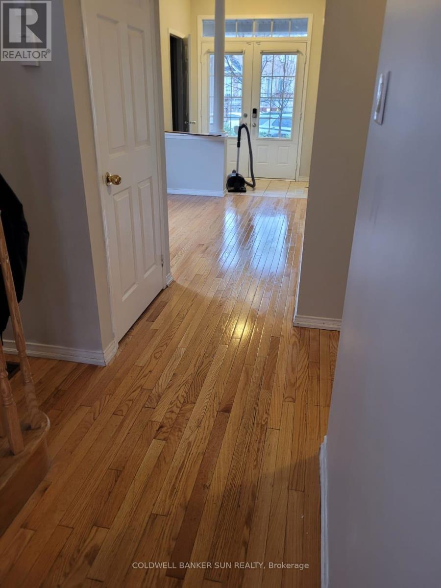 53 Pentonville Road, Brampton, Ontario  L6R 3R7 - Photo 4 - W12771536