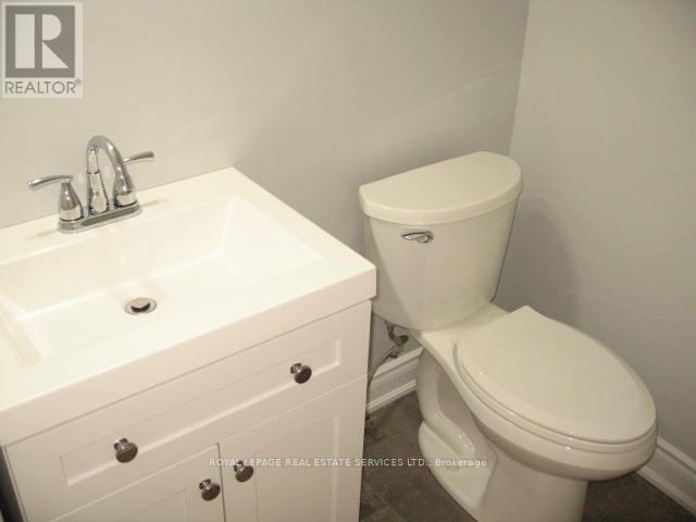 9 Formula Court, Toronto, Ontario  M9B 6L4 - Photo 10 - W12771558