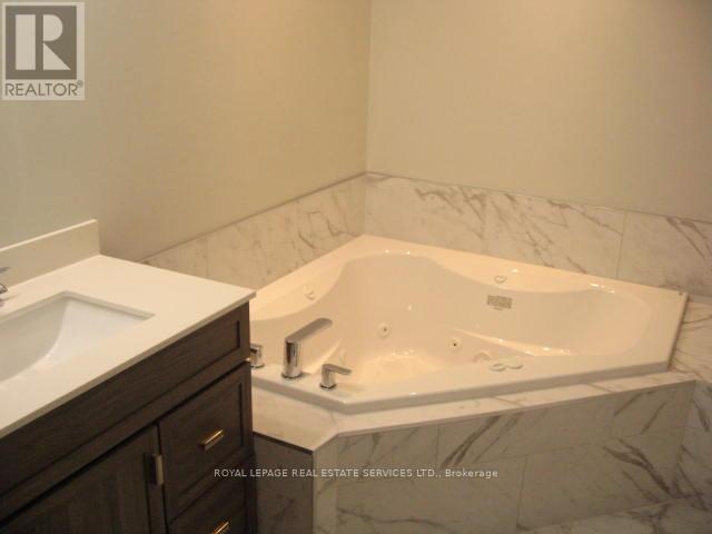 9 Formula Court, Toronto, Ontario  M9B 6L4 - Photo 17 - W12771558