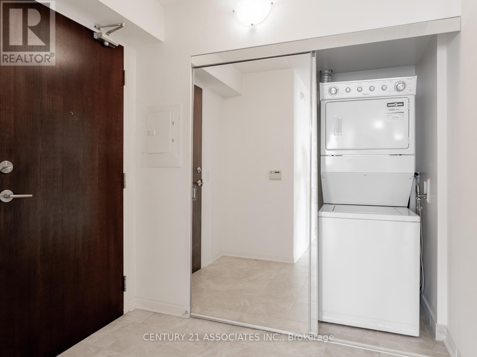 204 - 50 Via Rosedale Way, Brampton, Ontario  L6R 3Z7 - Photo 4 - W12771574