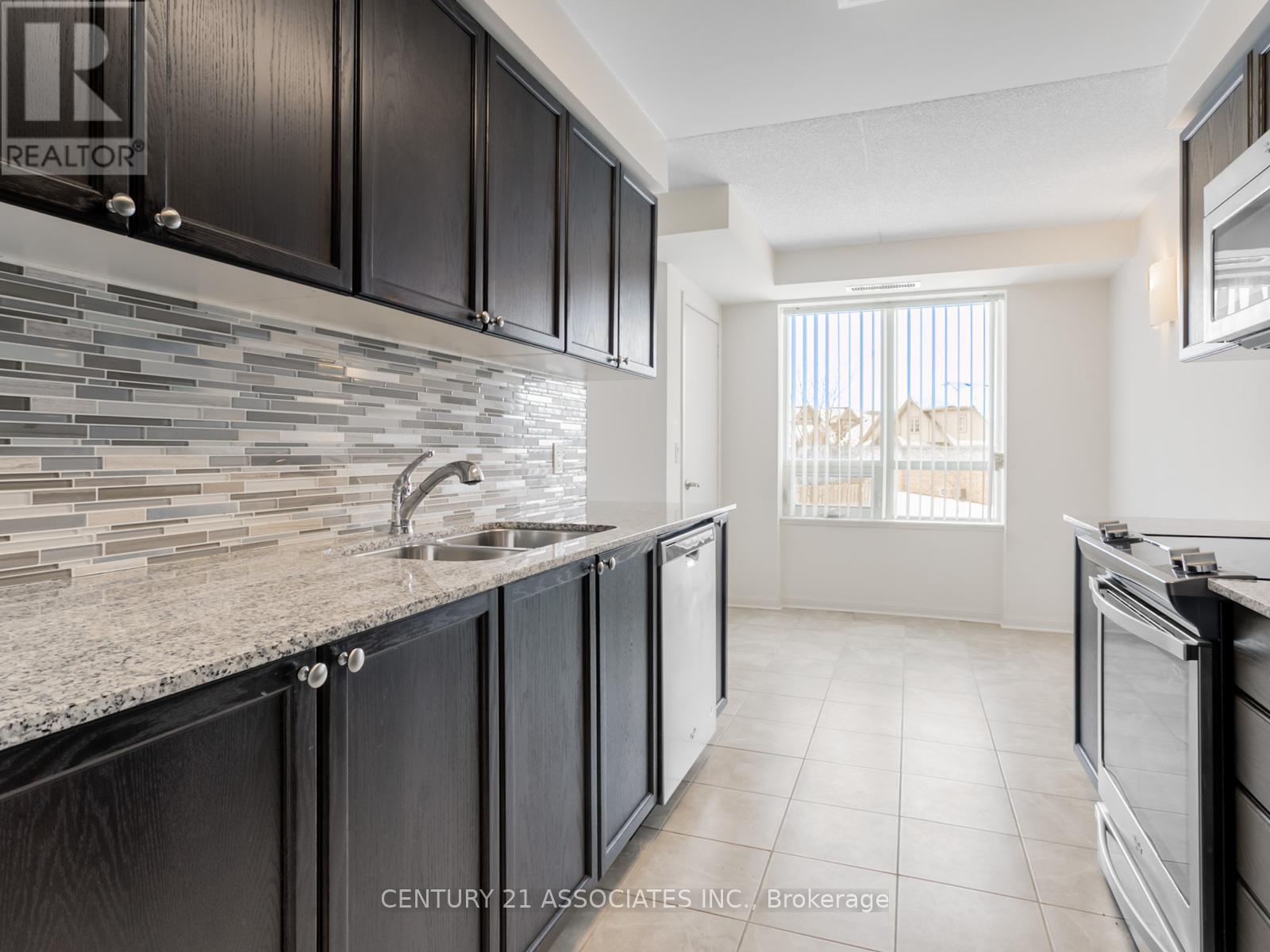 204 - 50 Via Rosedale Way, Brampton, Ontario  L6R 3Z7 - Photo 5 - W12771574