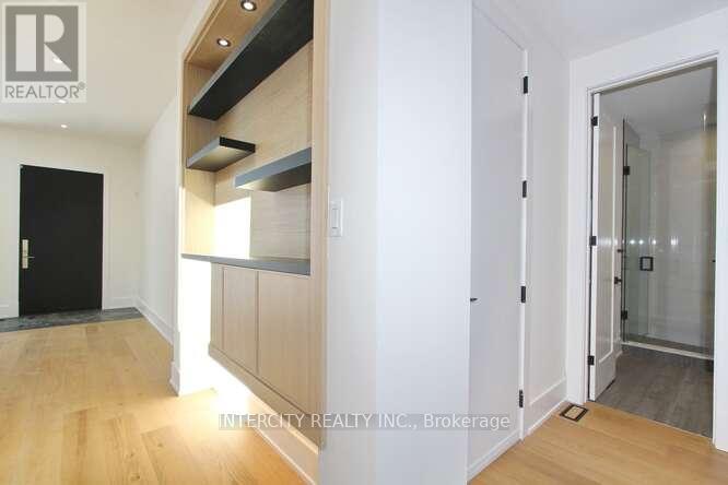 247 Alderbrae Avenue, Toronto, Ontario  M8W 4K6 - Photo 16 - W12771582