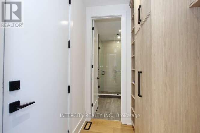 247 Alderbrae Avenue, Toronto, Ontario  M8W 4K6 - Photo 17 - W12771582