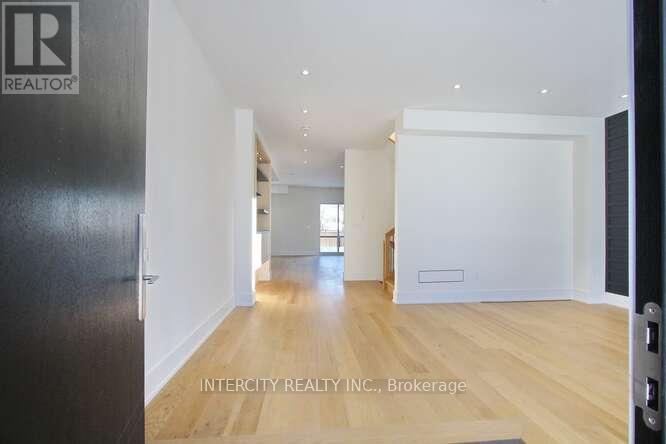 247 Alderbrae Avenue, Toronto, Ontario  M8W 4K6 - Photo 3 - W12771582