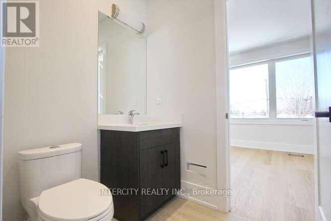 247 Alderbrae Avenue, Toronto, Ontario  M8W 4K6 - Photo 30 - W12771582