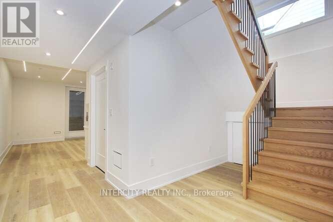 247 Alderbrae Avenue, Toronto, Ontario  M8W 4K6 - Photo 38 - W12771582