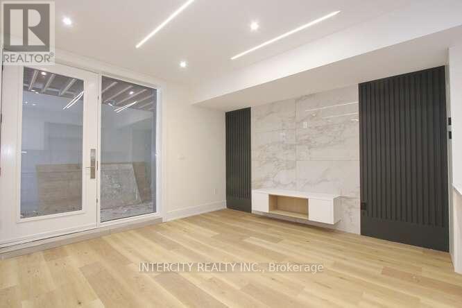 247 Alderbrae Avenue, Toronto, Ontario  M8W 4K6 - Photo 41 - W12771582