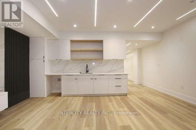 247 Alderbrae Avenue, Toronto, Ontario  M8W 4K6 - Photo 42 - W12771582