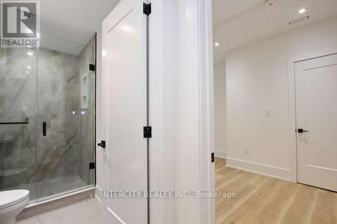 247 Alderbrae Avenue, Toronto, Ontario  M8W 4K6 - Photo 44 - W12771582