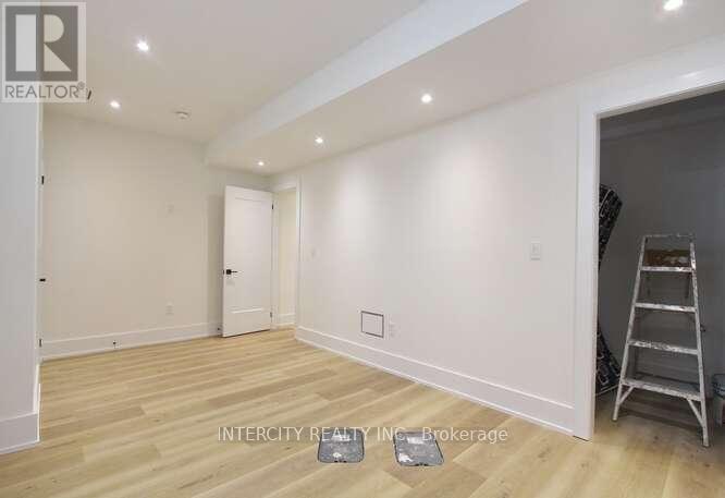 247 Alderbrae Avenue, Toronto, Ontario  M8W 4K6 - Photo 46 - W12771582