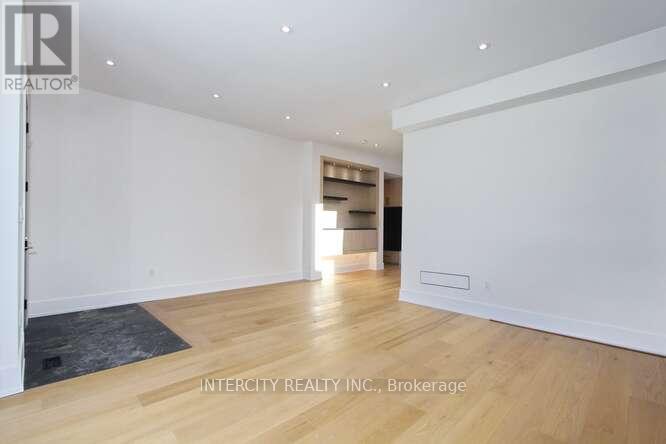 247 Alderbrae Avenue, Toronto, Ontario  M8W 4K6 - Photo 6 - W12771582