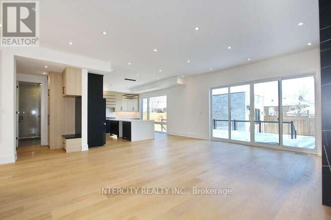 247 Alderbrae Avenue, Toronto, Ontario  M8W 4K6 - Photo 9 - W12771582