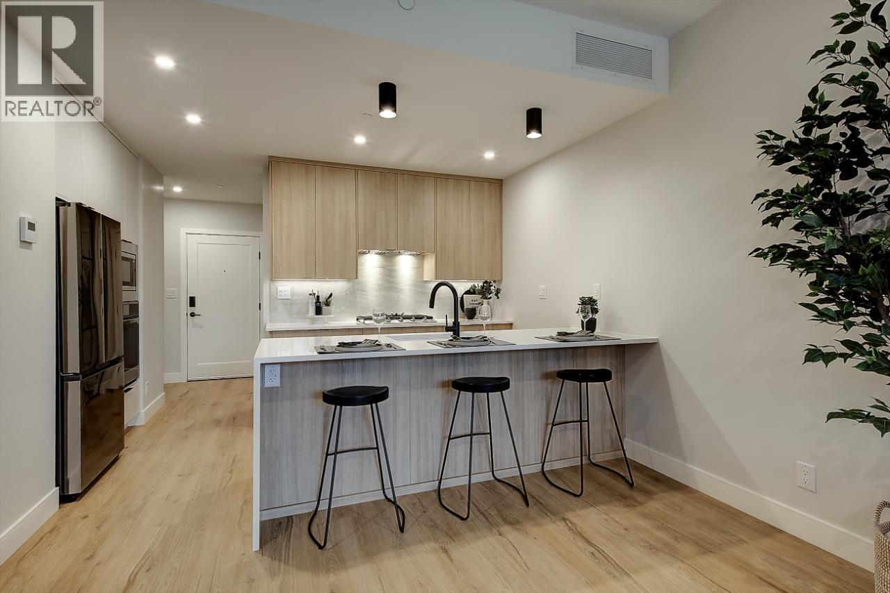 75 Predator Ridge Drive Unit# 406, Vernon, British Columbia  V1H 2H6 - Photo 6 - 10373932