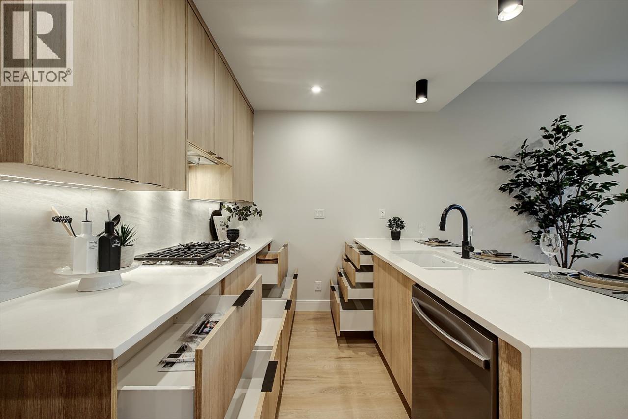 75 Predator Ridge Drive Unit# 406, Vernon, British Columbia  V1H 2H6 - Photo 12 - 10373932