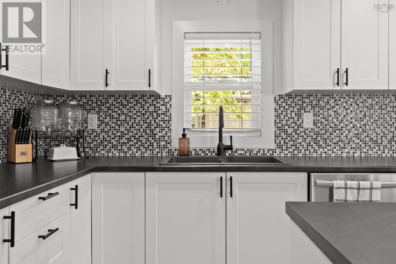 18 Commodore Avenue, Middle Sackville, Nova Scotia  B4E 3B2 - Photo 7 - 202601506