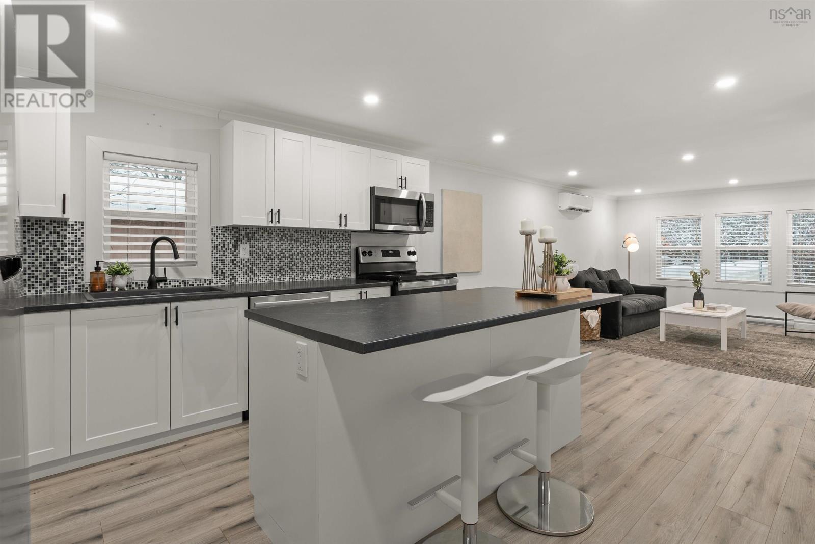 18 Commodore Avenue, Middle Sackville, Nova Scotia  B4E 3B2 - Photo 2 - 202601506