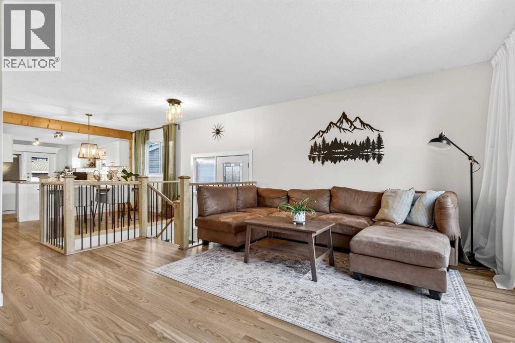 10 Deer Lane Bay Se, Calgary, Alberta  T2J 5S8 - Photo 6 - A2284162