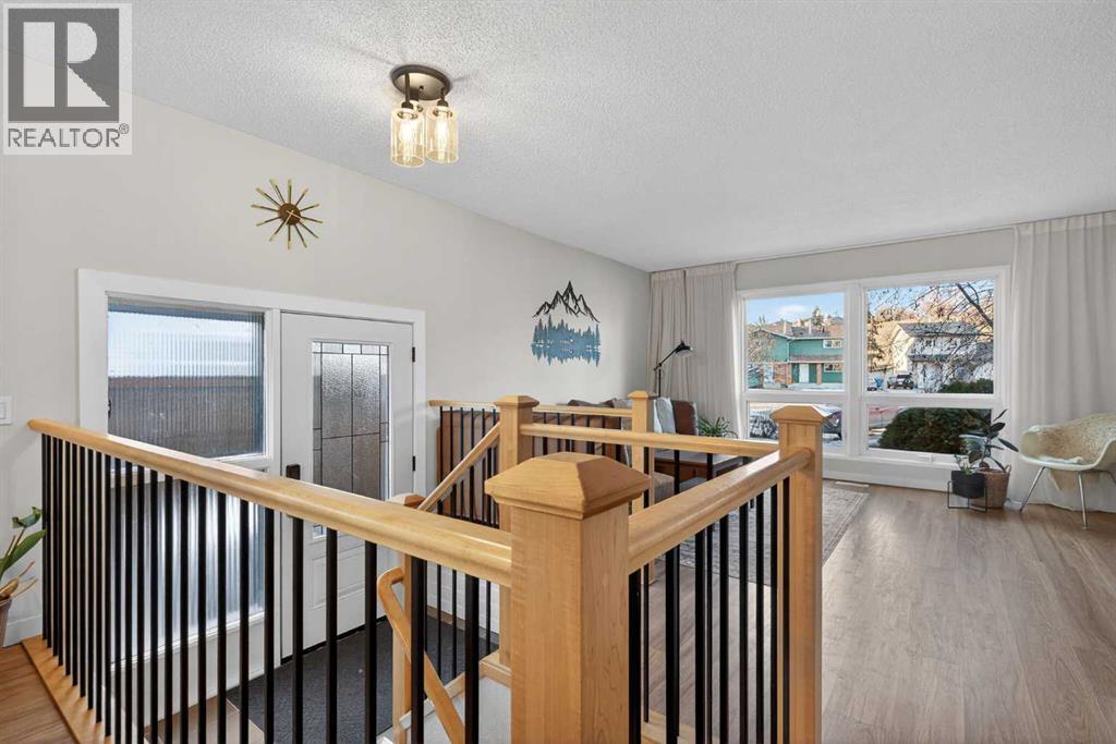 10 Deer Lane Bay Se, Calgary, Alberta  T2J 5S8 - Photo 3 - A2284162